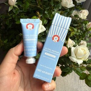 First Aid Beauty Ultra Repair Rescue Barrier Balm/ tester size